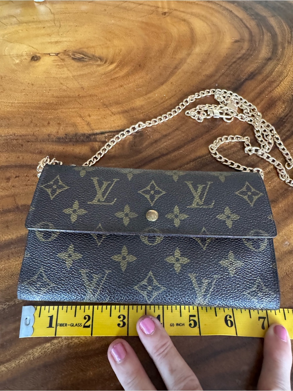 Louis Vuitton wallet large can crossbody with added chain